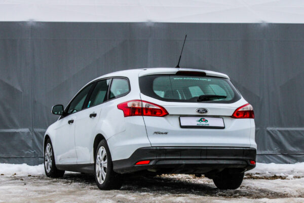 Ford Focus - Image 6