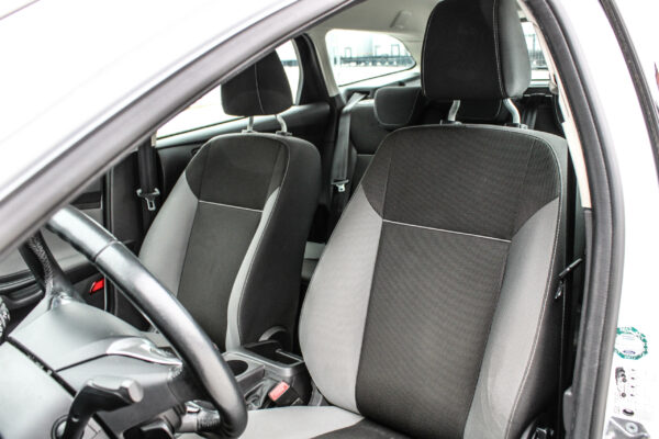 Ford Focus - Image 10