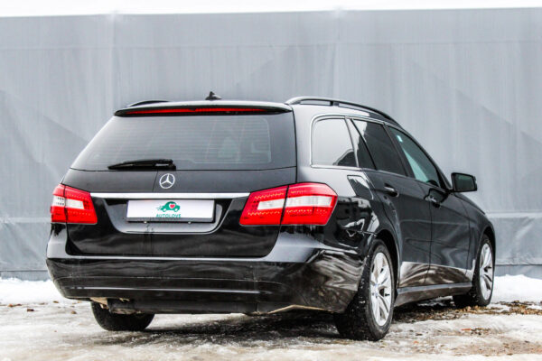 MB E220 - Image 6