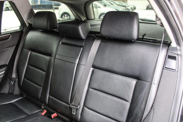 MB E220 - Image 13