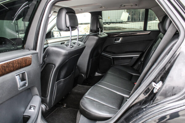 MB E220 - Image 10