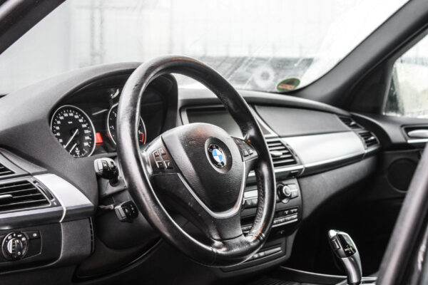 BMW X5 - Image 7