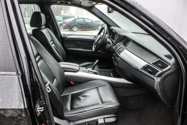 BMW X5 - Image 13