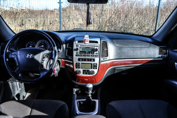 Hyundai Santa Fe - Image 9