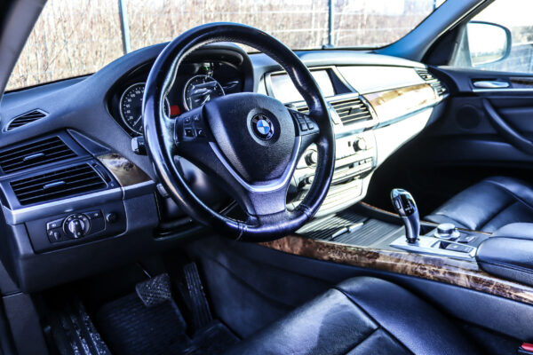 BMW X5 - Image 6