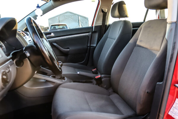 VW Golf - Image 8