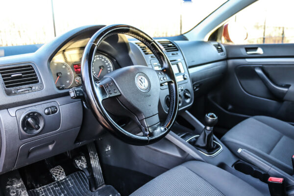 VW Golf - Image 6