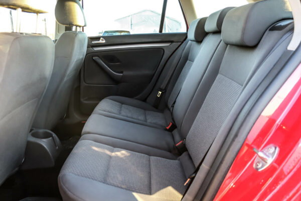 VW Golf - Image 12