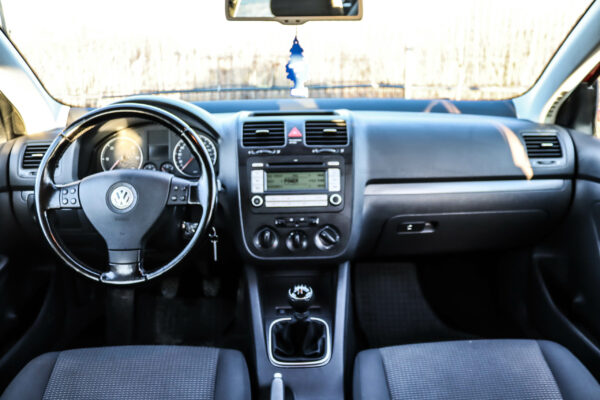 VW Golf - Image 9