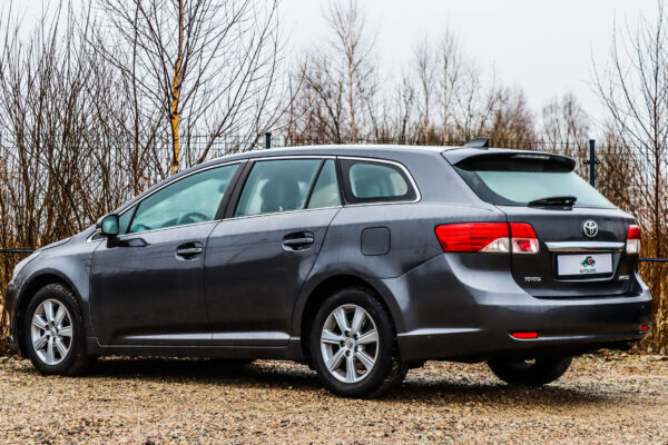 Toyota Avensis - Image 5