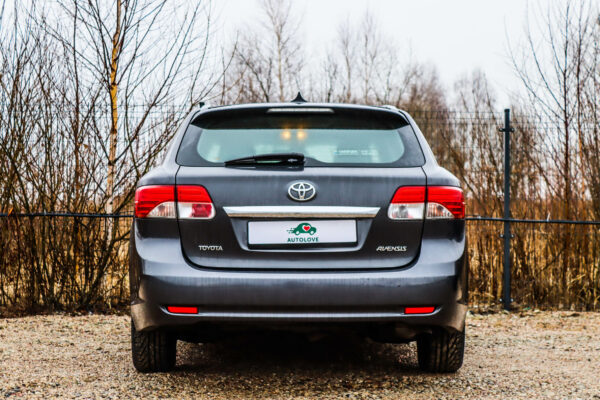 Toyota Avensis - Image 4