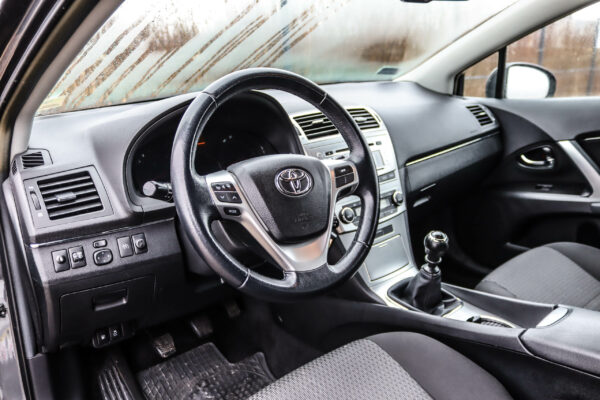 Toyota Avensis - Image 6