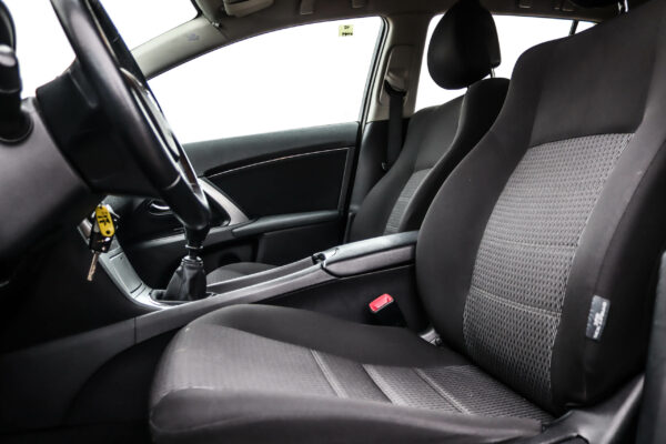 Toyota Avensis - Image 7