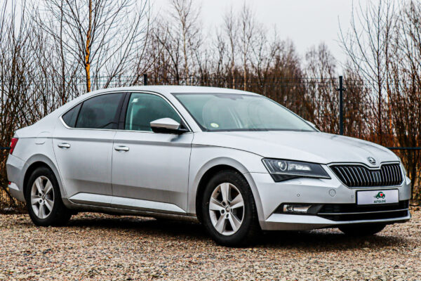 Skoda Superb - Image 2