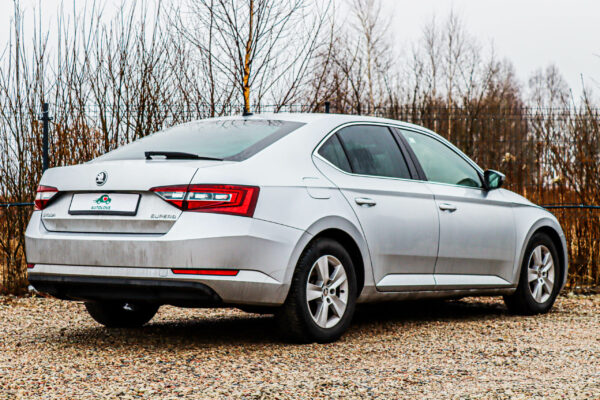 Skoda Superb - Image 3