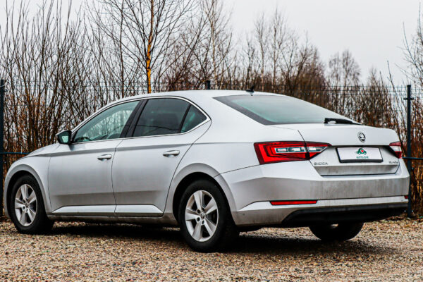 Skoda Superb - Image 5