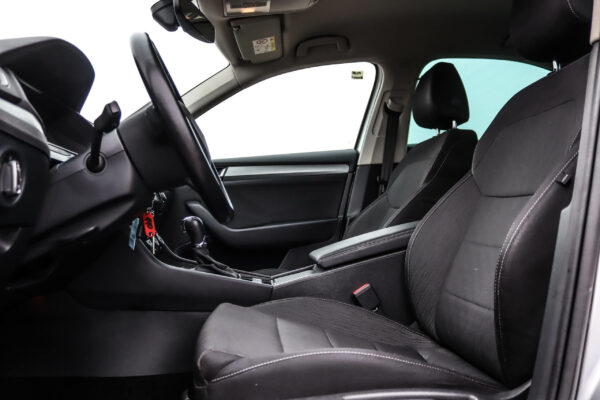 Skoda Superb - Image 8