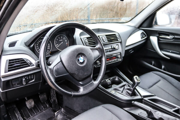 BMW 116i - Image 6