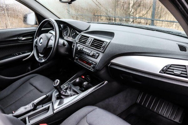 BMW 116i - Image 8