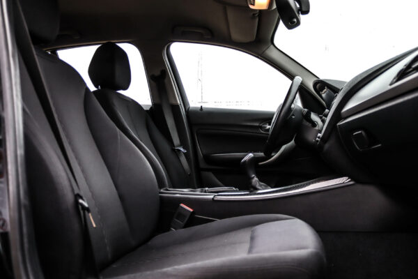 BMW 116i - Image 12