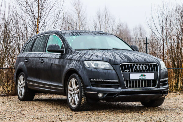 Audi Q7 - Image 2
