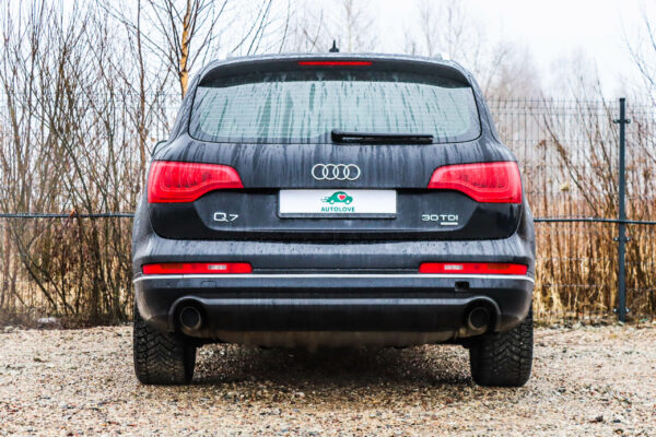Audi Q7 - Image 4