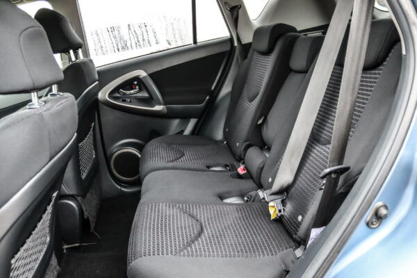 Toyota RAV4 - Image 9