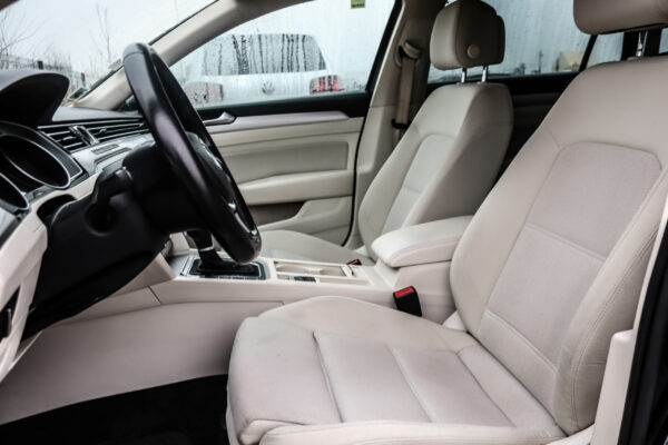 VW Passat - Image 7
