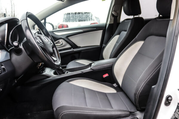 Toyota Avensis - Image 6