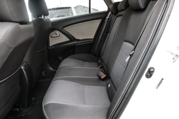 Toyota Avensis - Image 11
