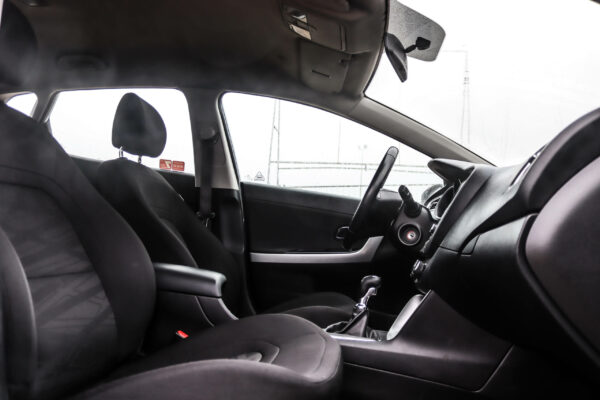 Kia Ceed - Image 10