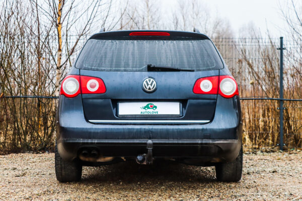 VW Passat - Image 4
