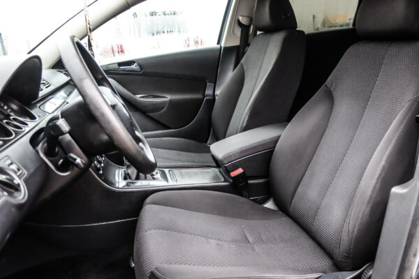 VW Passat - Image 9