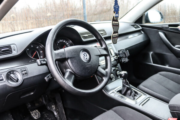 VW Passat - Image 6