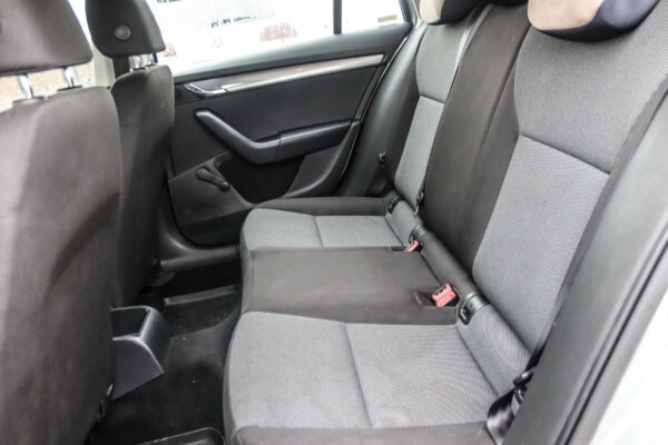 Skoda Octavia - Image 10