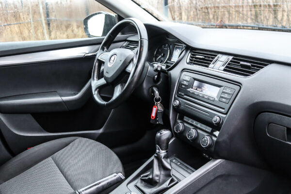 Skoda Octavia - Image 8