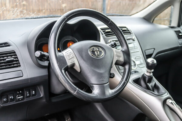 Toyota Auris - Image 7