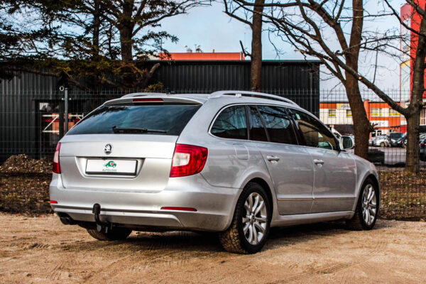 Skoda Superb - Image 4