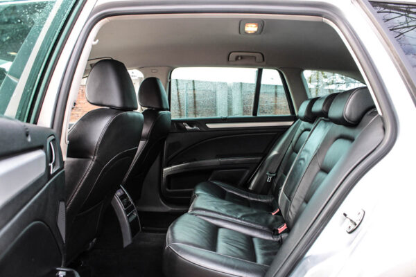 Skoda Superb - Image 12