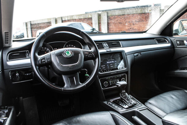 Skoda Superb - Image 10
