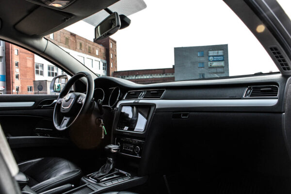 Skoda Superb - Image 11
