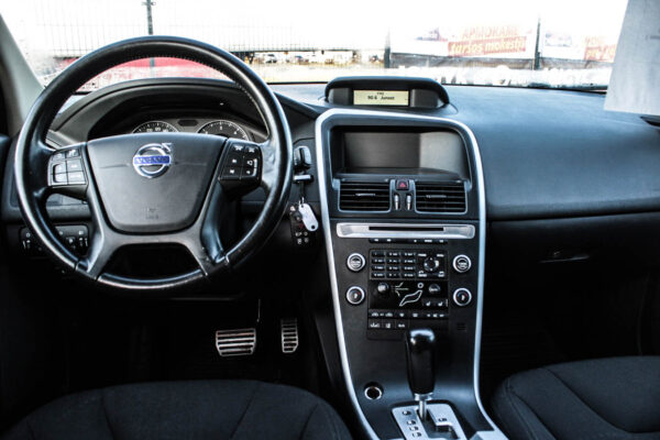Volvo XC60 - Image 7