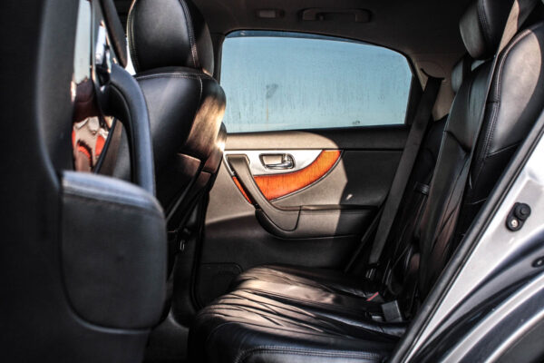Infiniti FX35 - Image 7