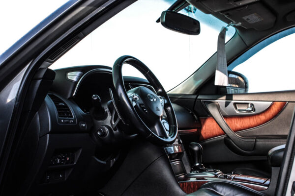 Infiniti FX35 - Image 9