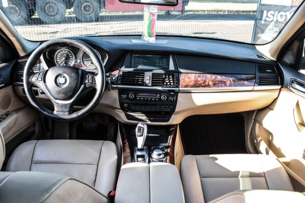 BMW X5 - Image 7