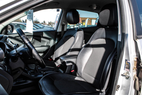 Hyundai IX35 - Image 10