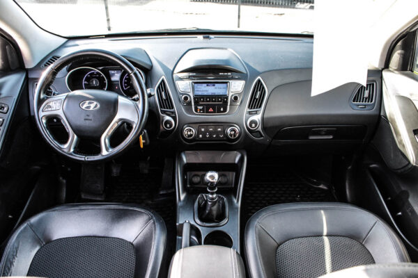 Hyundai IX35 - Image 9