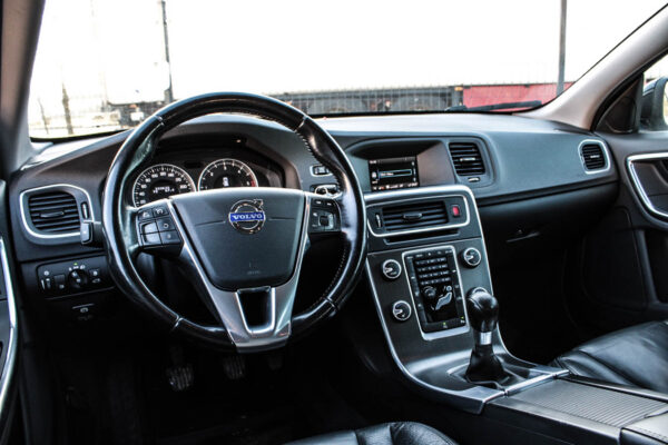 Volvo V60 - Image 8
