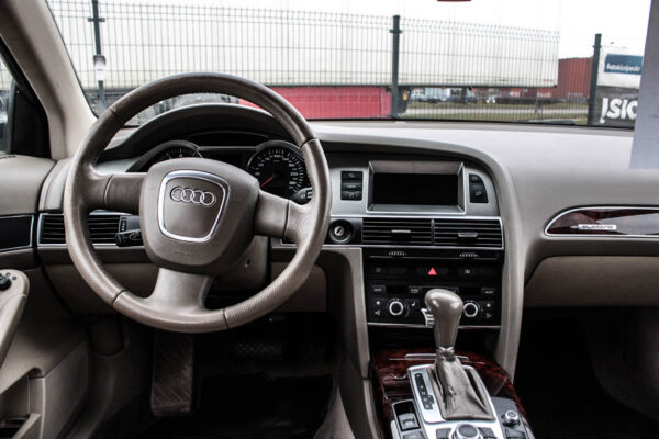 Audi A6 - Image 7