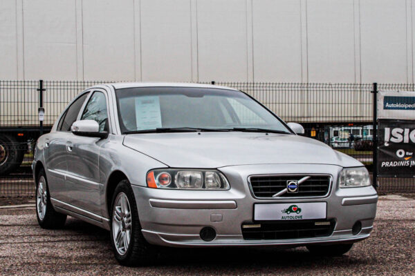 Volvo S60 - Image 3